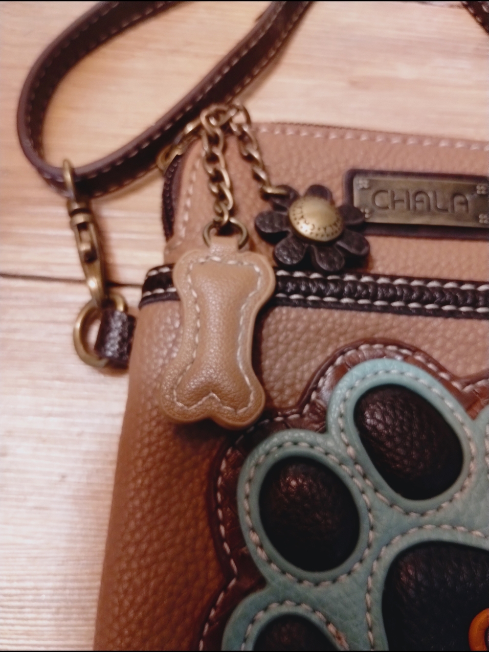 CHALA Paw Print Heart Crossbody Bag - Picture 5 of 7